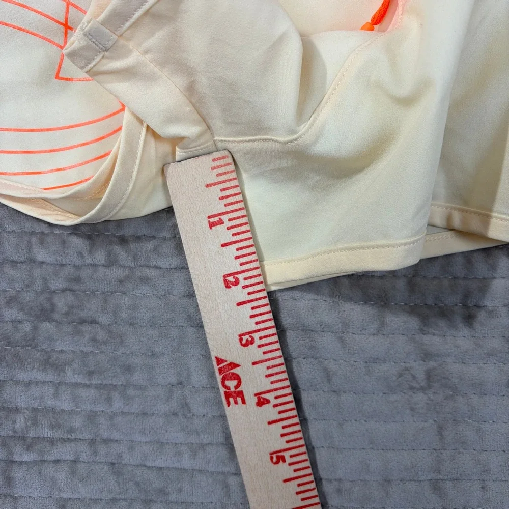 Under Armour Womens XL Athletic Shorts Running‎ Gym Workout Heatgear Orange